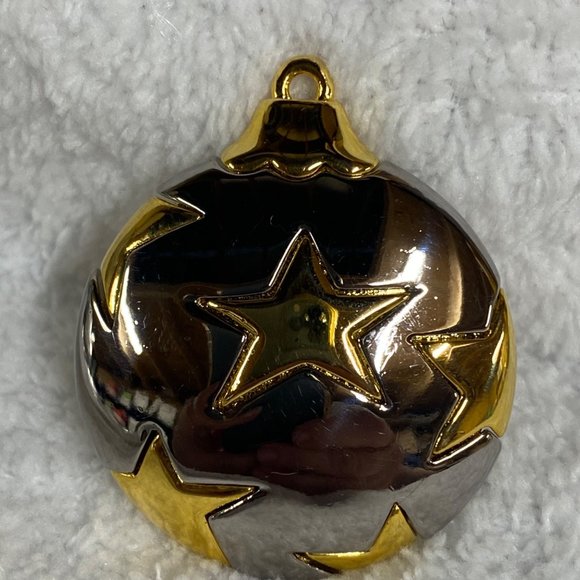 Liz Claiborne Ornament Christmas Pin Brooch Vintage Gold Silver Color - Picture 9 of 9